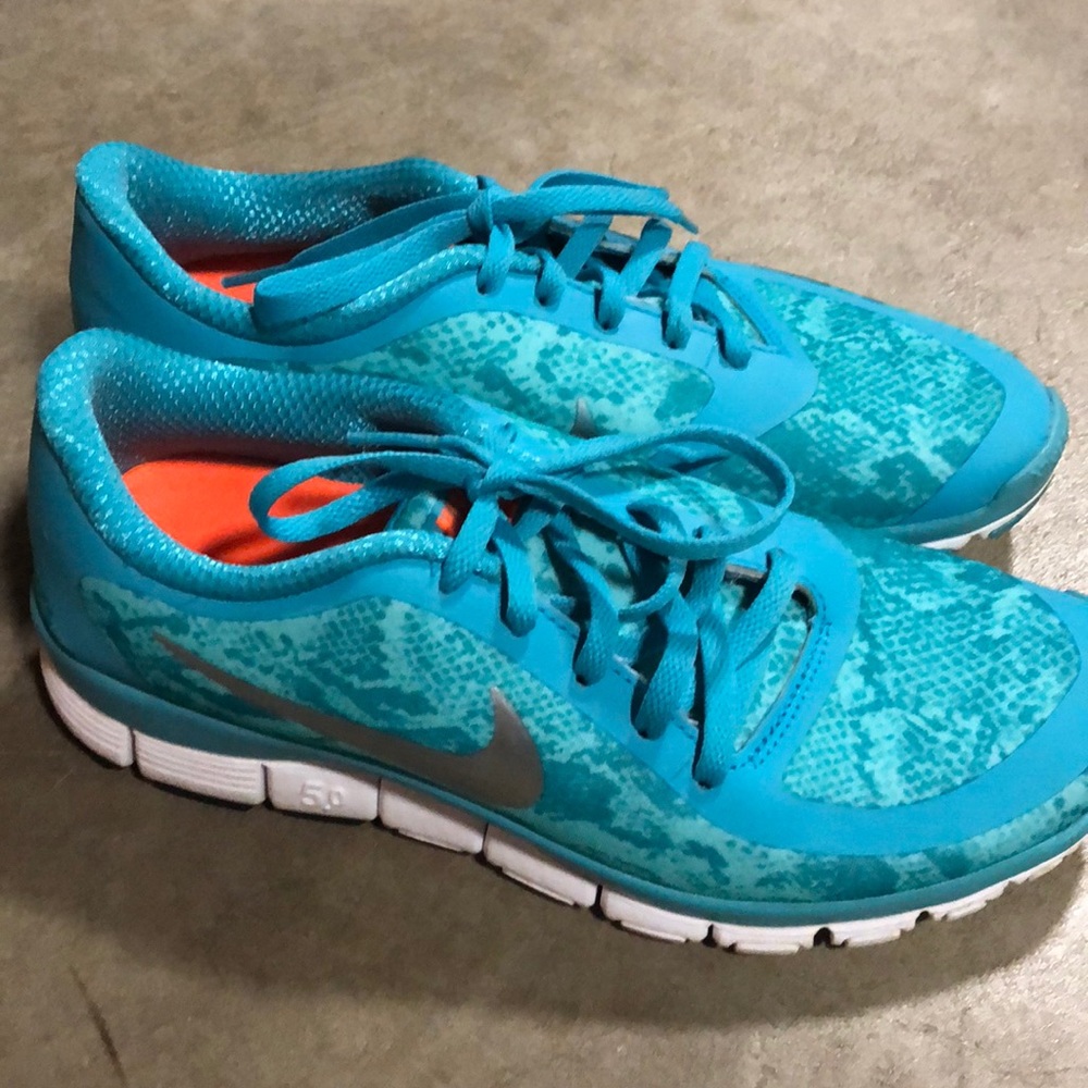 Nike running shoes EUC